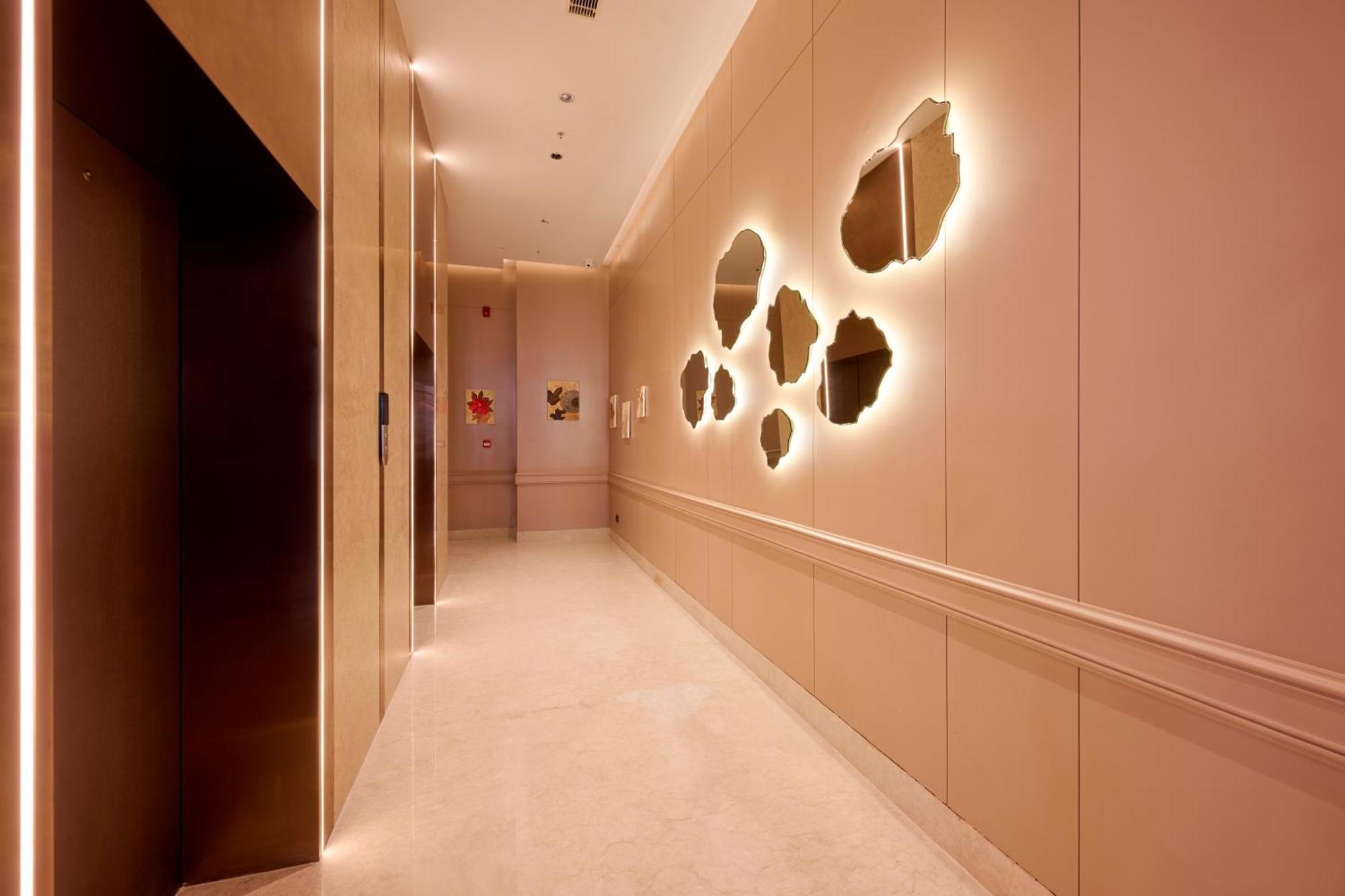 Iris Sarovar Portico Gurgaon Exterior photo
