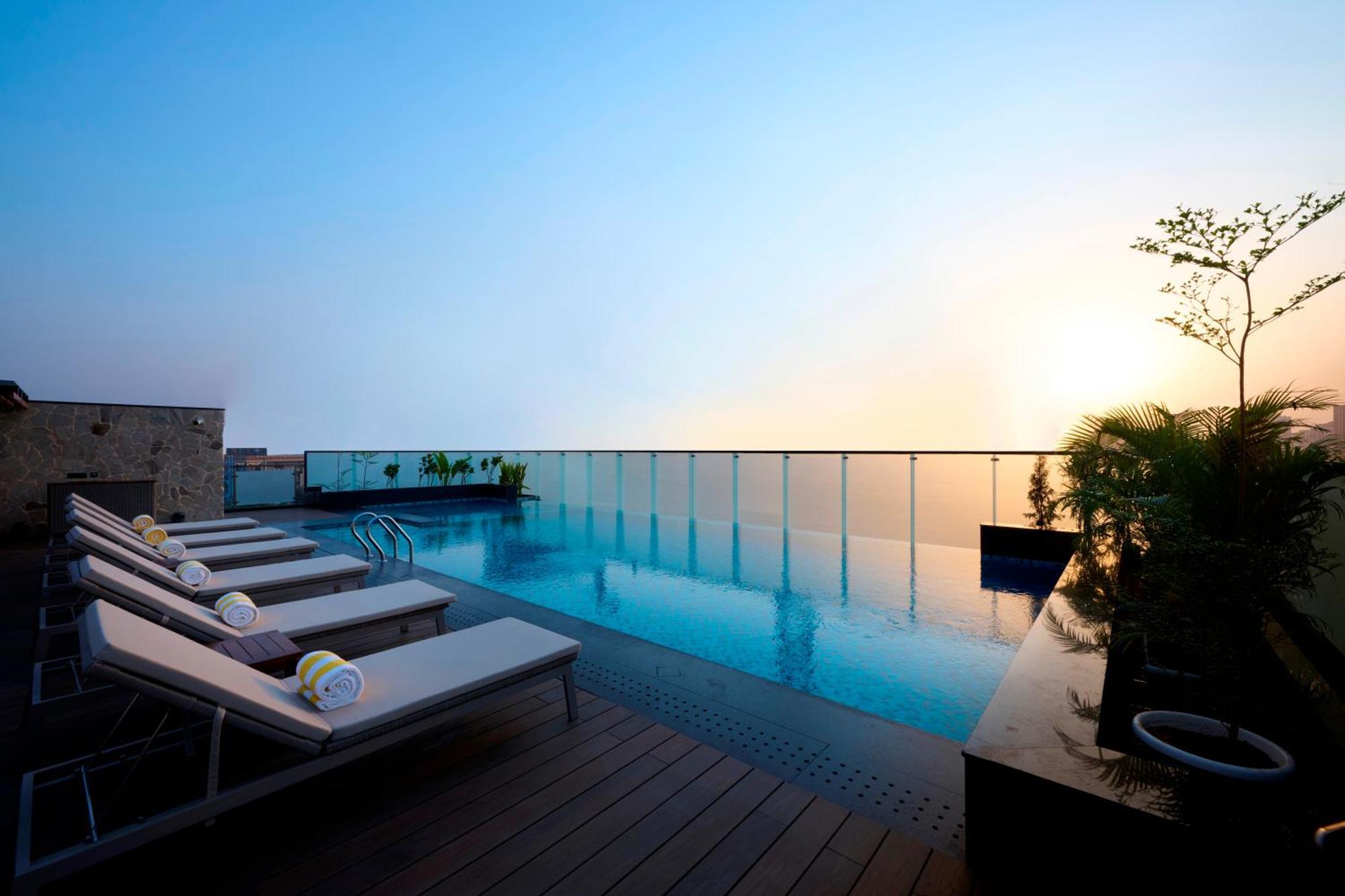 Iris Sarovar Portico Gurgaon Exterior photo