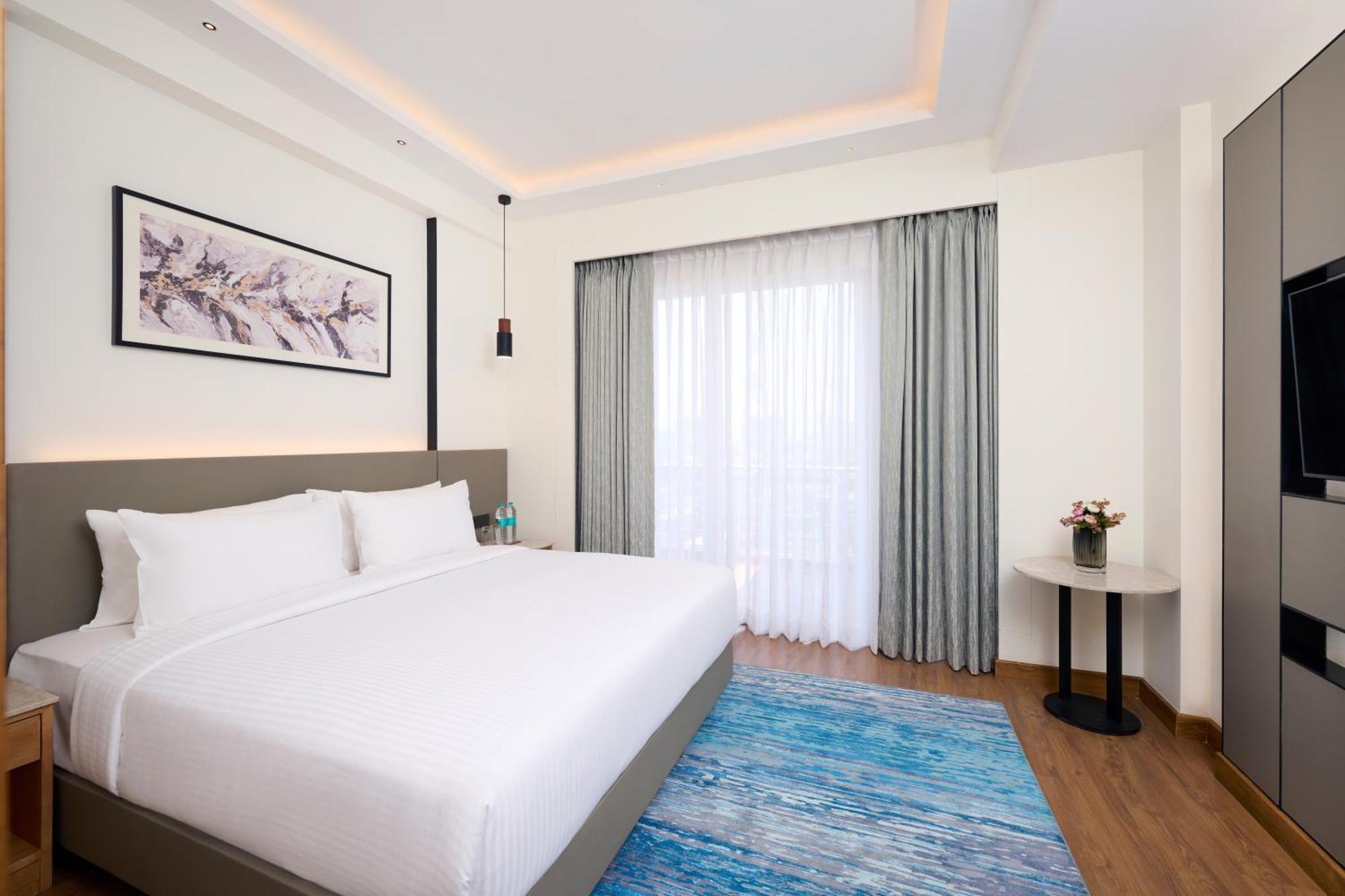 Iris Sarovar Portico Gurgaon Exterior photo